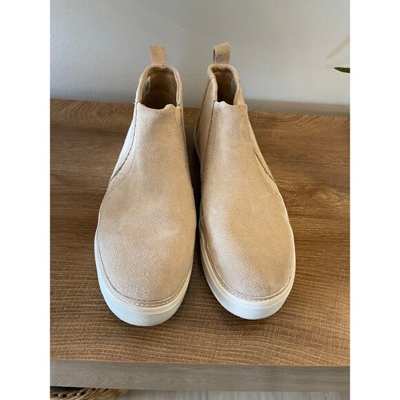 Tom’s pull on suede high top sneakers ⭐️ - Picture 2 of 7